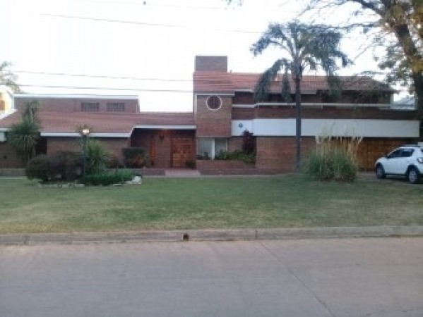 Casa en Alejandro Centeno