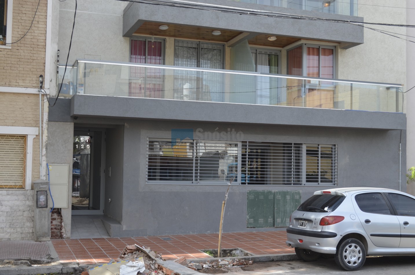 Departamento Dos Dormitorios Y Dos Baños A Metros De Plaza Jeronimo Del Barco