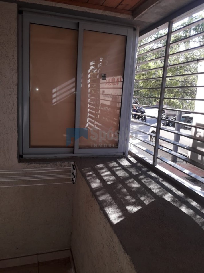 Departamento Dos Dormitorios Y Dos Baños A Metros De Plaza Jeronimo Del Barco