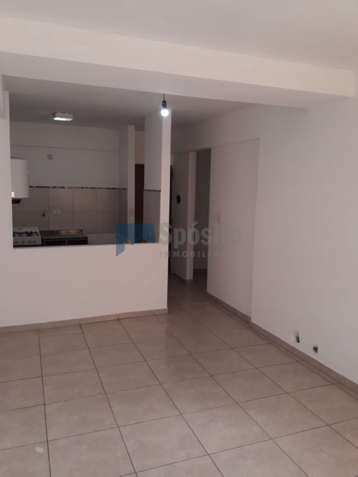 Departamento Dos Dormitorios Y Dos Baños A Metros De Plaza Jeronimo Del Barco