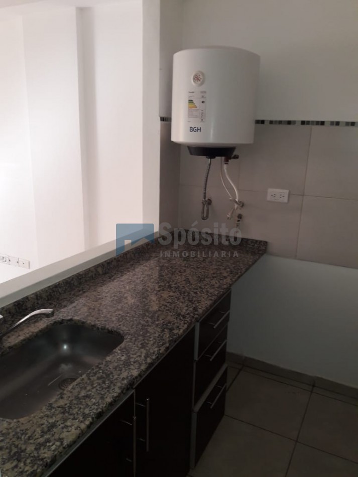 Departamento Dos Dormitorios Y Dos Baños A Metros De Plaza Jeronimo Del Barco