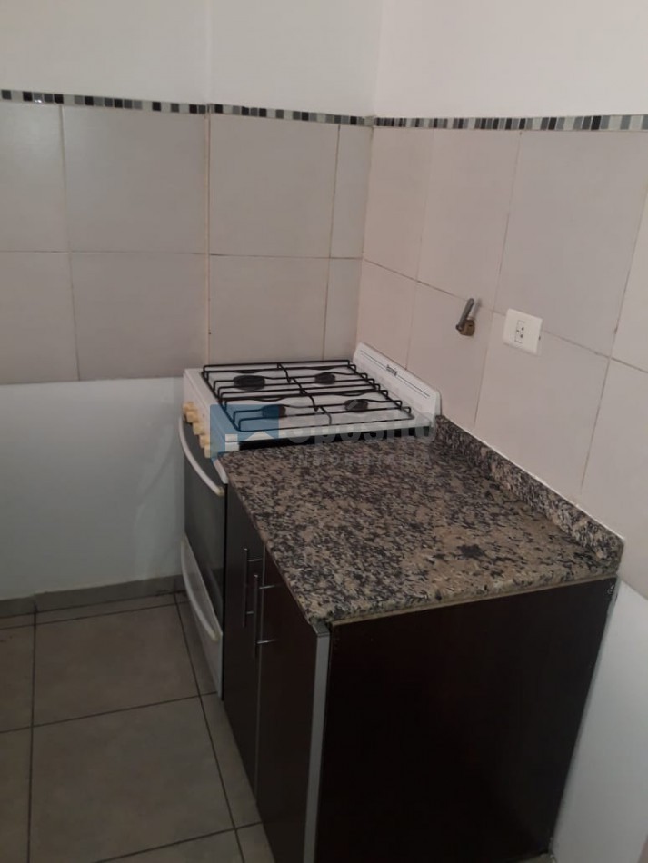 Departamento Dos Dormitorios Y Dos Baños A Metros De Plaza Jeronimo Del Barco